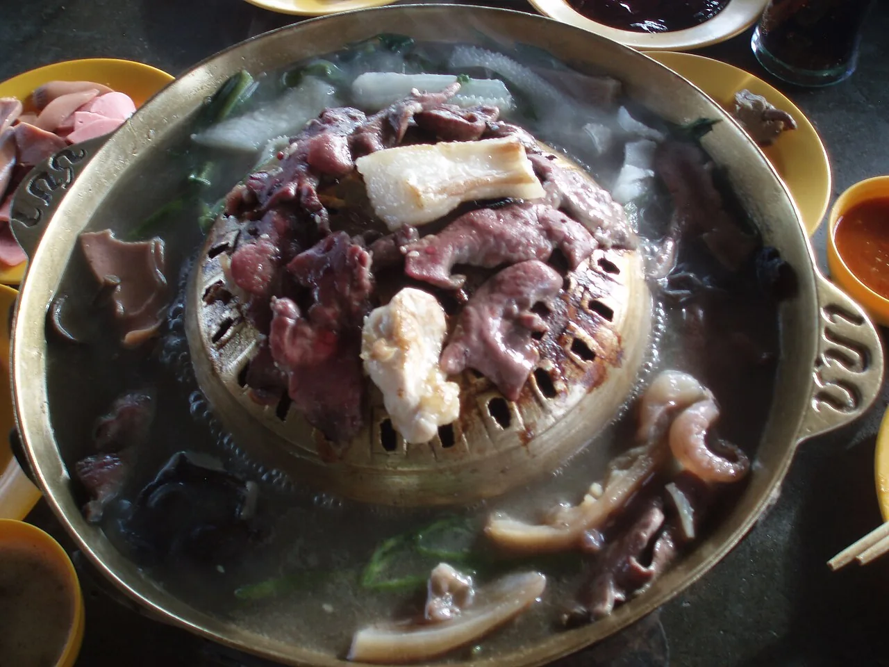 무까타 1인 199밧, 샤부 체인은 276밧이에요