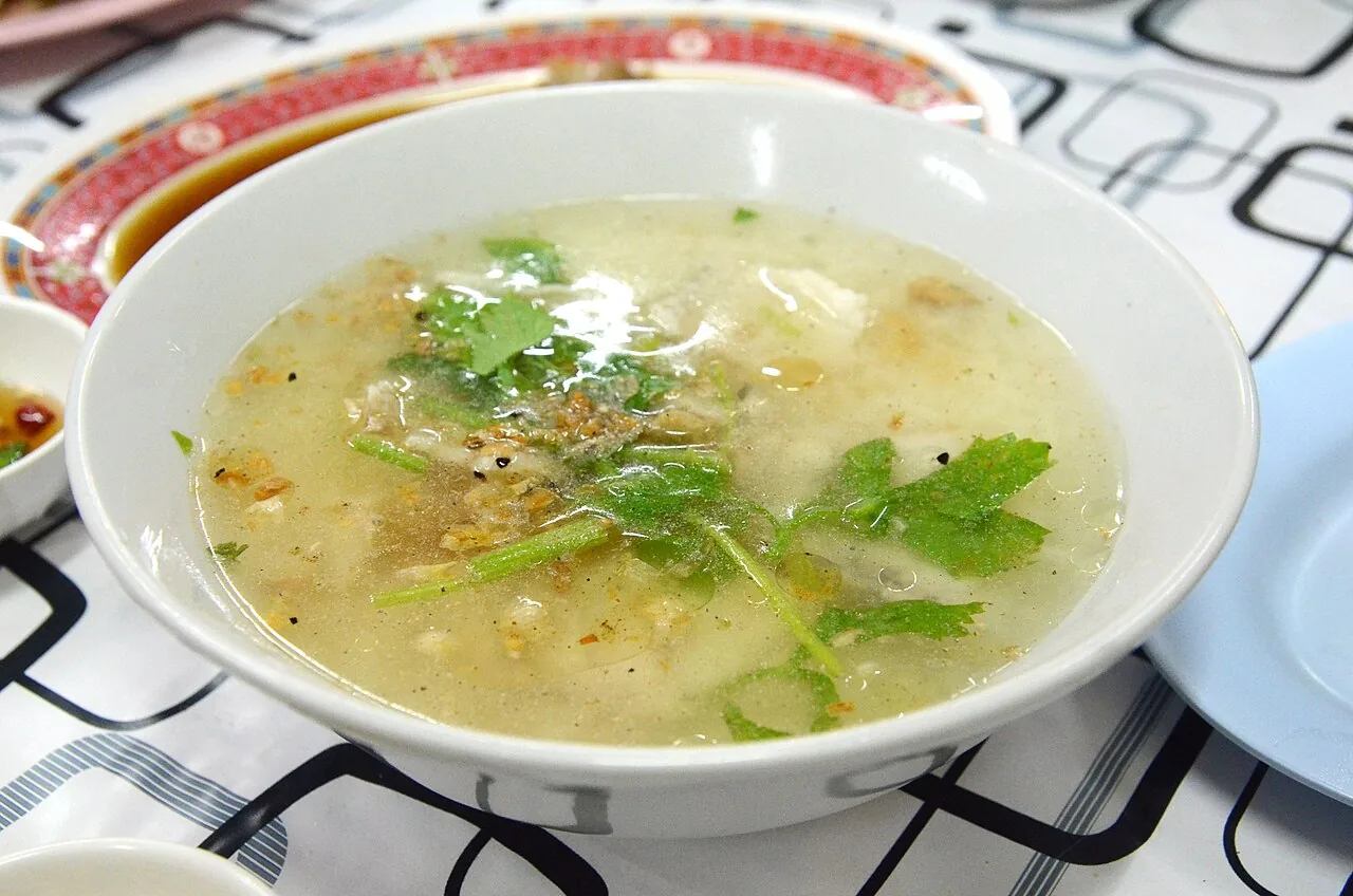 치앙마이 아침, 쪽집은 다섯 시 국수집은 여덟 시 반에 열어요