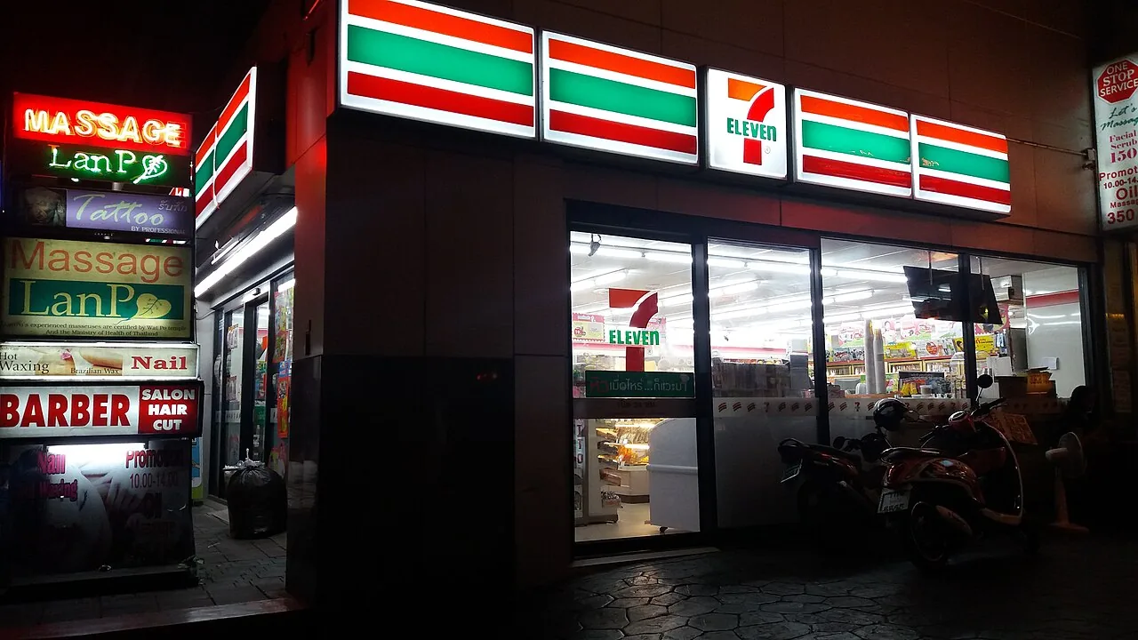 세븐일레븐 덮밥 49밧, 데워 달라는 말은 한마디예요