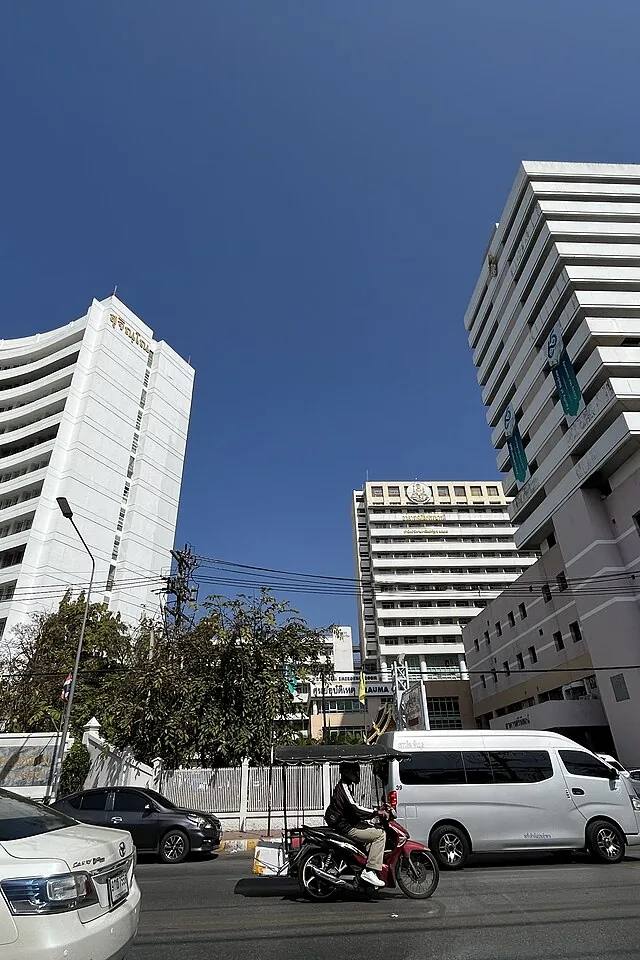 치앙마이 검진은 3,300밧부터, 임플란트는 두 번 와요